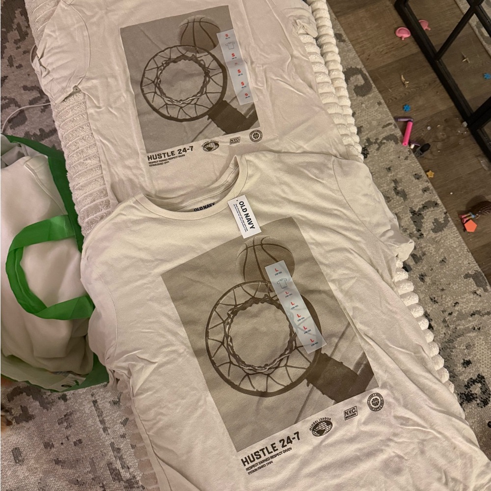 Old Navy Gray Basketball Graphic Tee